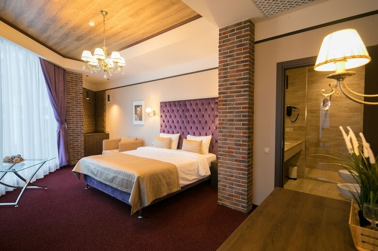 Vertex Hotel