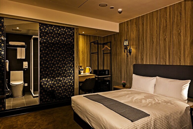 Taipei Heroes Square Hotel