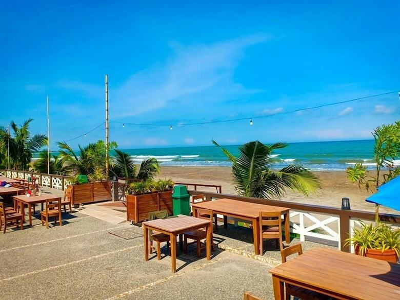 Hotel Marand Beach Resort