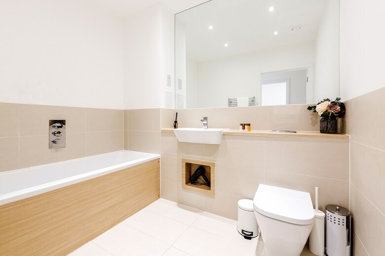 Stunning Ensuite 2 Bedroom Apartment
