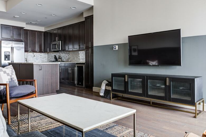 Domio Downtown Trendy 2br Bbq Grills