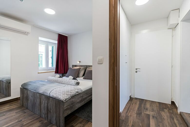 Hotel Apinelo Port Rooms