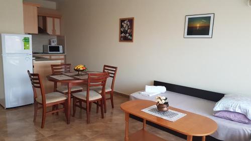Tashevi Apartments