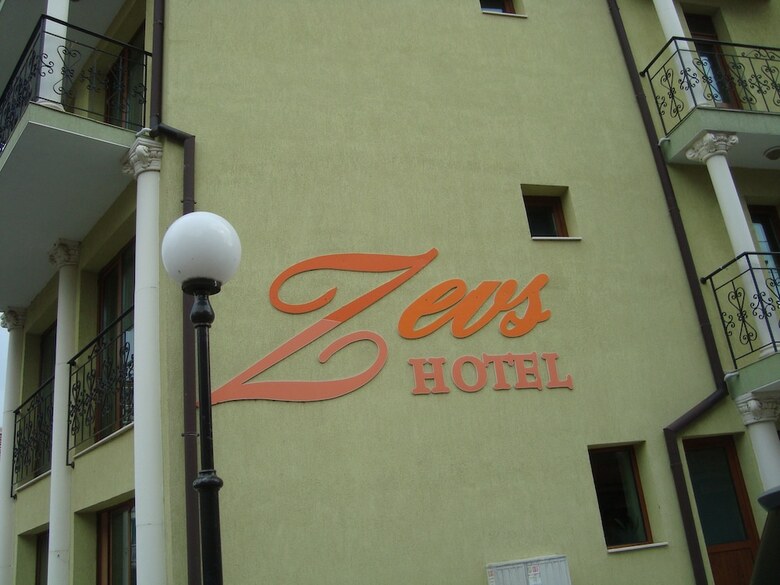 Hotel Zeus