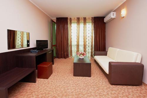 Central Plaza Hotel