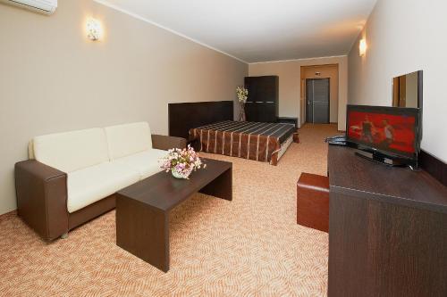 Central Plaza Hotel