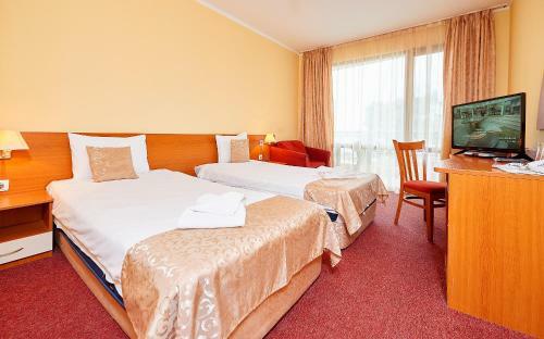 Paradise Hotel