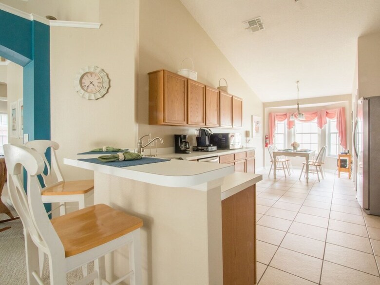 4 Bed 8065