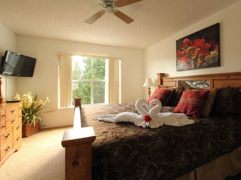6 Bed 2525