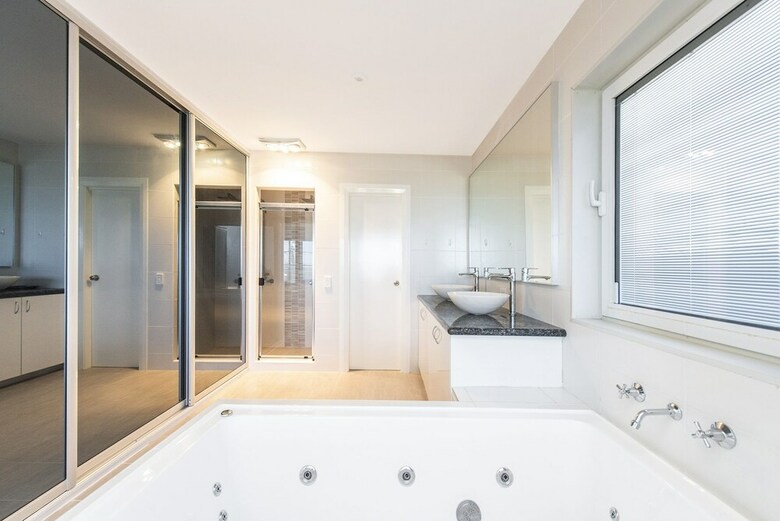 Ocean Sunset - Luxury Apartment With Ocean Views