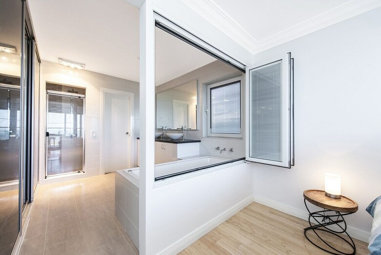 Ocean Sunset - Luxury Apartment With Ocean Views