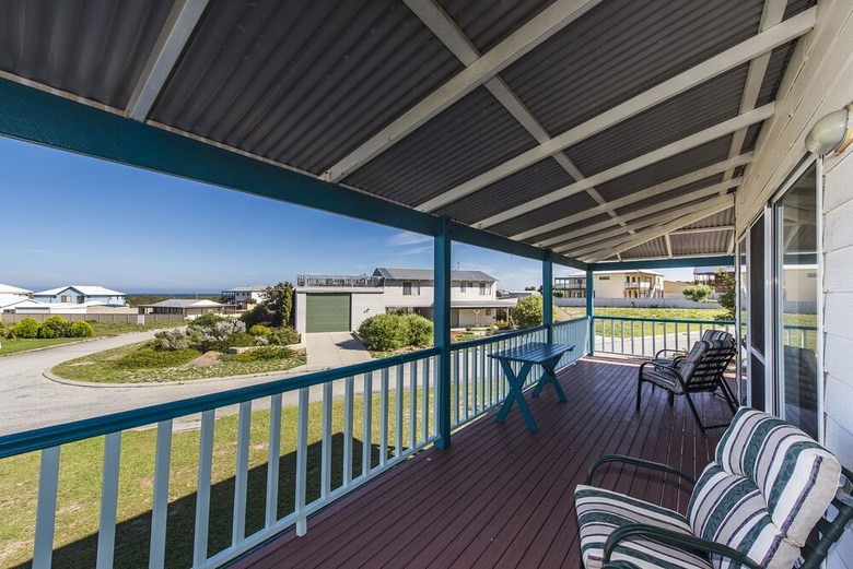 The Outlook - All The Comforts Of Home Pet Friendly