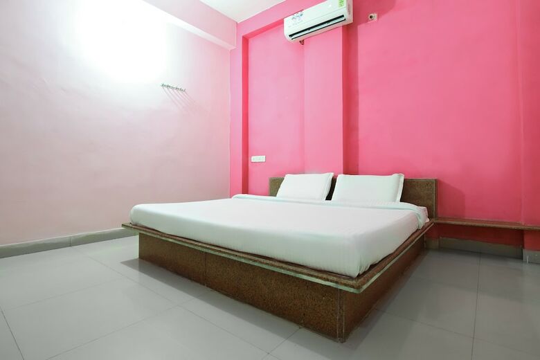 Spot On 49840 Hotel Kamal Darshan