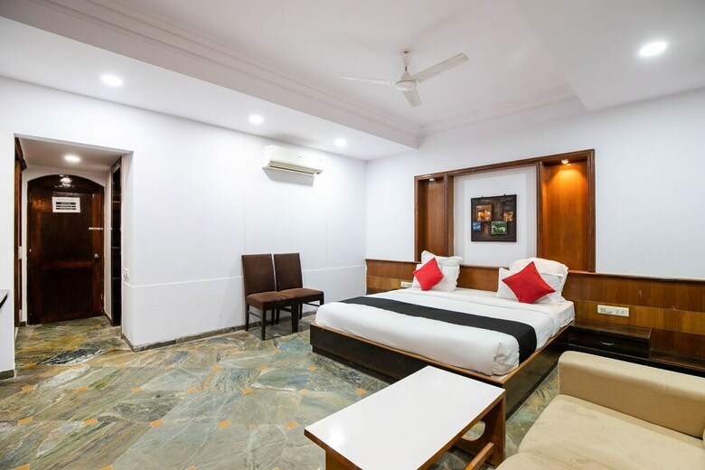 Hotel Capital O 49275 The Grand Mid Way