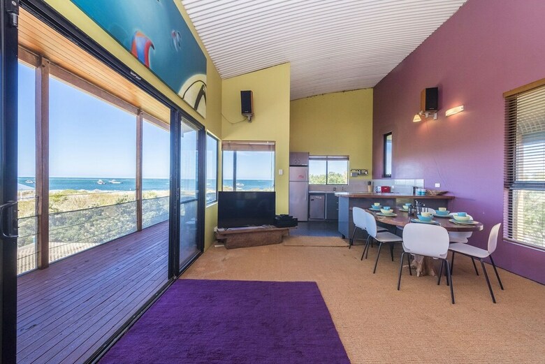 Wave House - Beach Front Lancelin