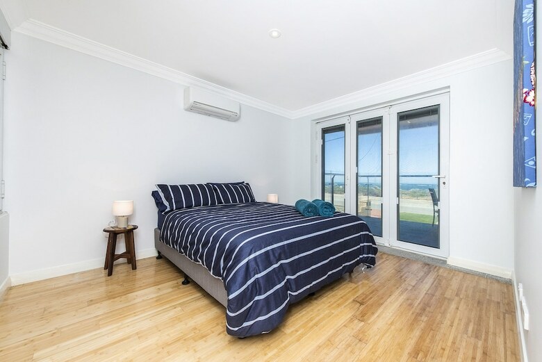 Ocean Surf - Luxury Apartment With Ocean Views