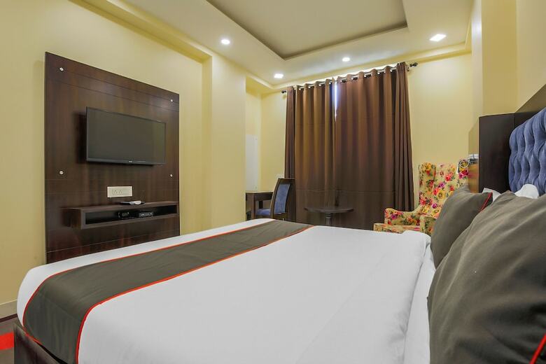 Hotel Collection O 41916 Mansarover
