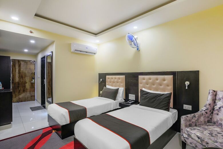 Hotel Collection O 41916 Mansarover