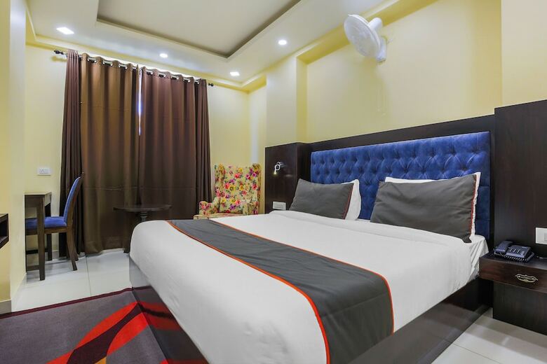 Hotel Collection O 41916 Mansarover
