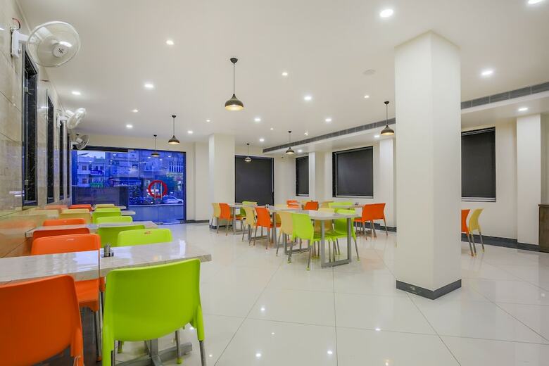 Hotel Collection O 41916 Mansarover