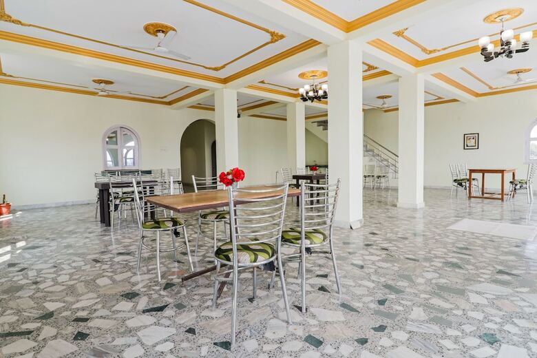 Hotel Oyo 60753 Paradise Luxury Home Stay