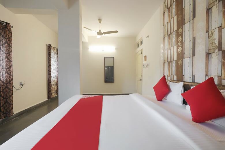 Hotel Oyo 41740 Karnawat Guest House
