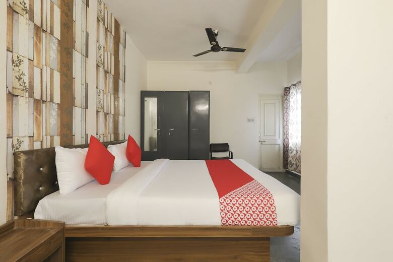 Hotel Oyo 41740 Karnawat Guest House