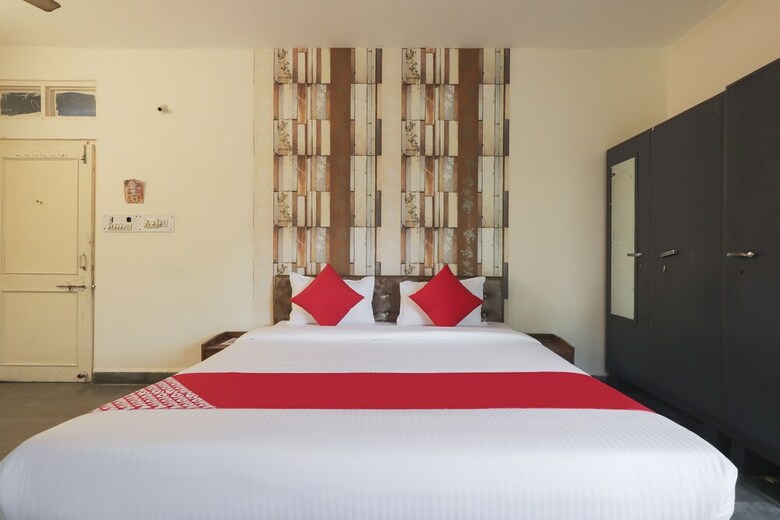 Hotel Oyo 41740 Karnawat Guest House