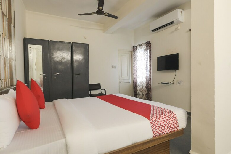 Hotel Oyo 41740 Karnawat Guest House