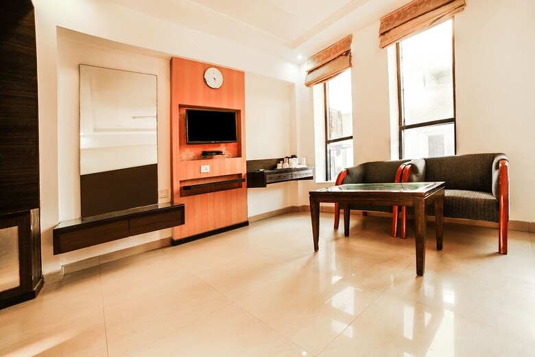 Hotel Capital O 44416 Paharganj Dx 1