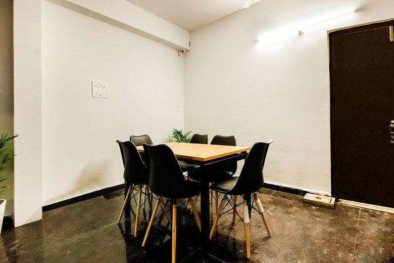 Hotel Silverkey Executive Stays 28060 Jv Colony