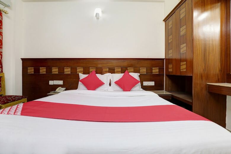 Hotel Oyo 38662 Snt Comforts Lodge