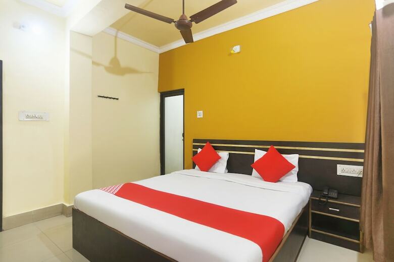 Oyo 48884 Hotel Trishakti