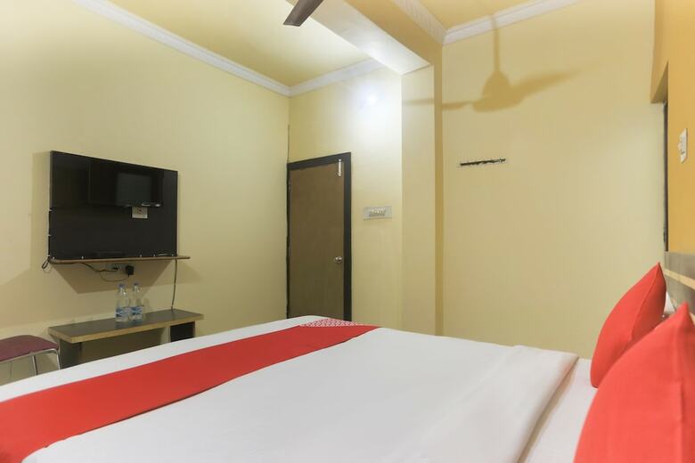 Oyo 48884 Hotel Trishakti