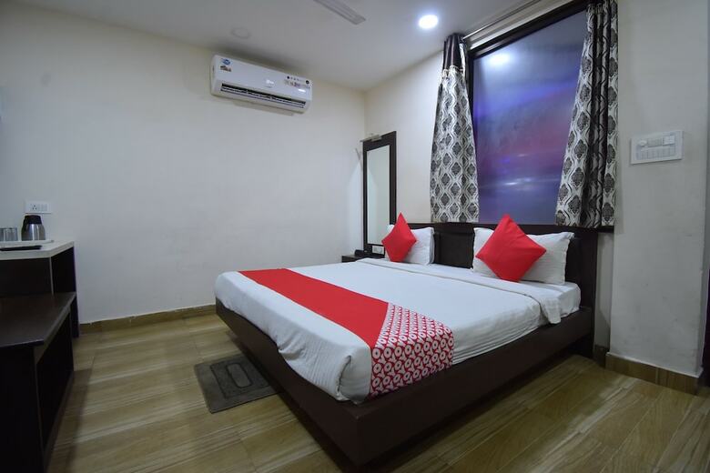 Oyo 60291 Hotel Siddhi Vinayak