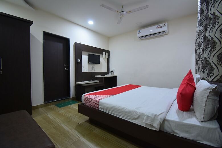 Oyo 60291 Hotel Siddhi Vinayak