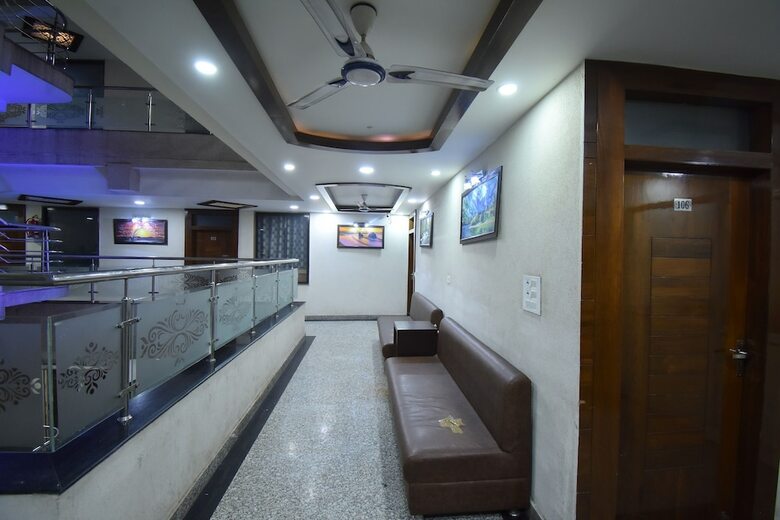 Oyo 60291 Hotel Siddhi Vinayak
