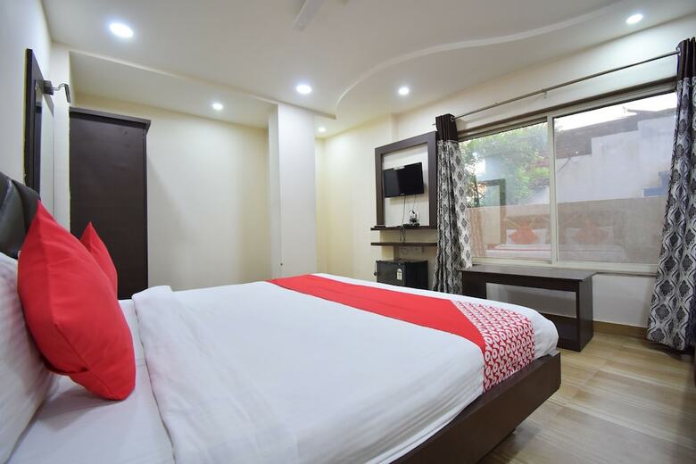 Oyo 60291 Hotel Siddhi Vinayak