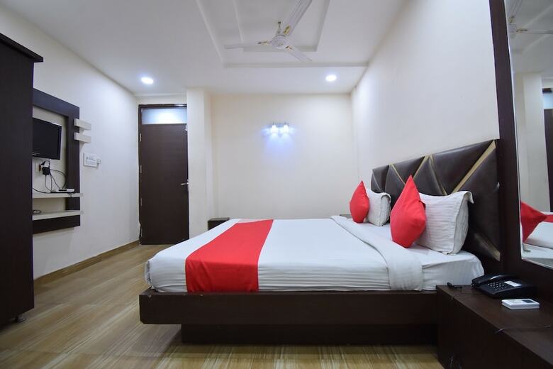 Oyo 60291 Hotel Siddhi Vinayak