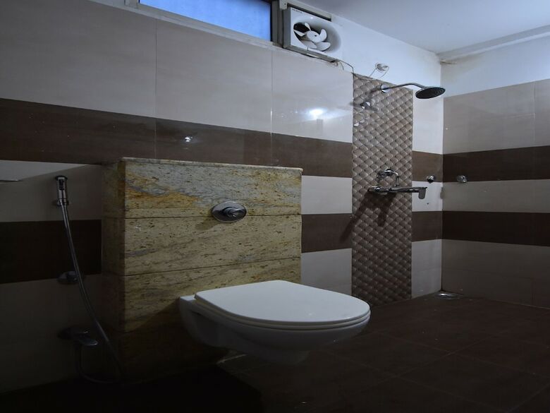 Oyo 60291 Hotel Siddhi Vinayak