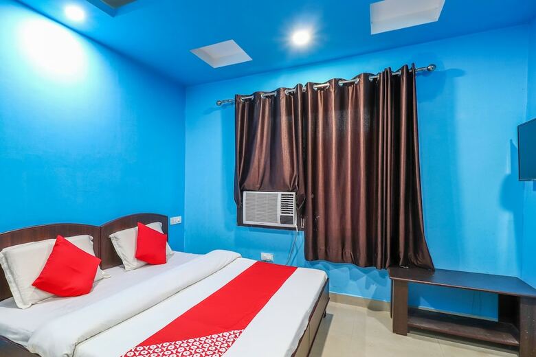 Oyo 62748 Hotel Zeenat