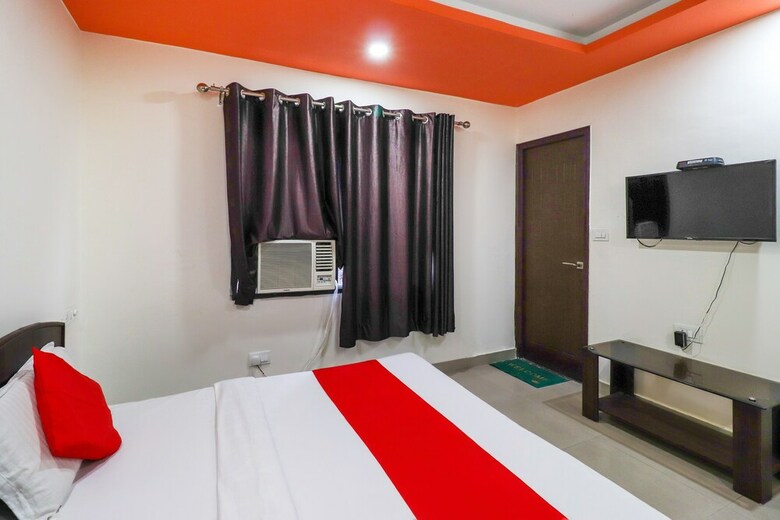 Oyo 62748 Hotel Zeenat