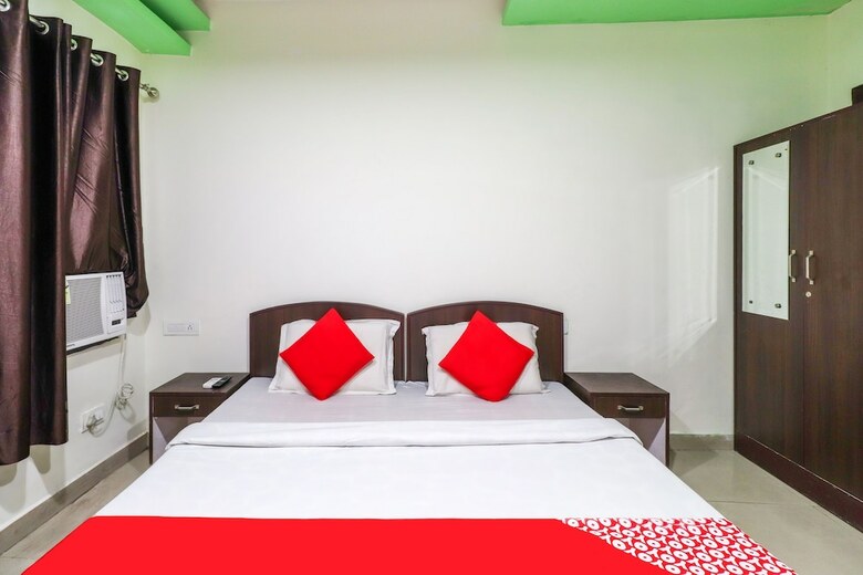 Oyo 62748 Hotel Zeenat