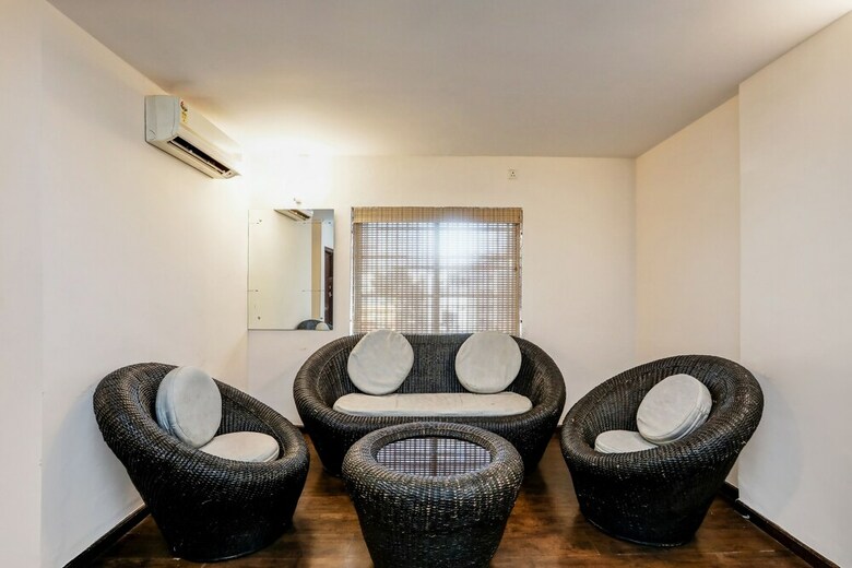 Collection O 50126 Hotel Sk Elegance
