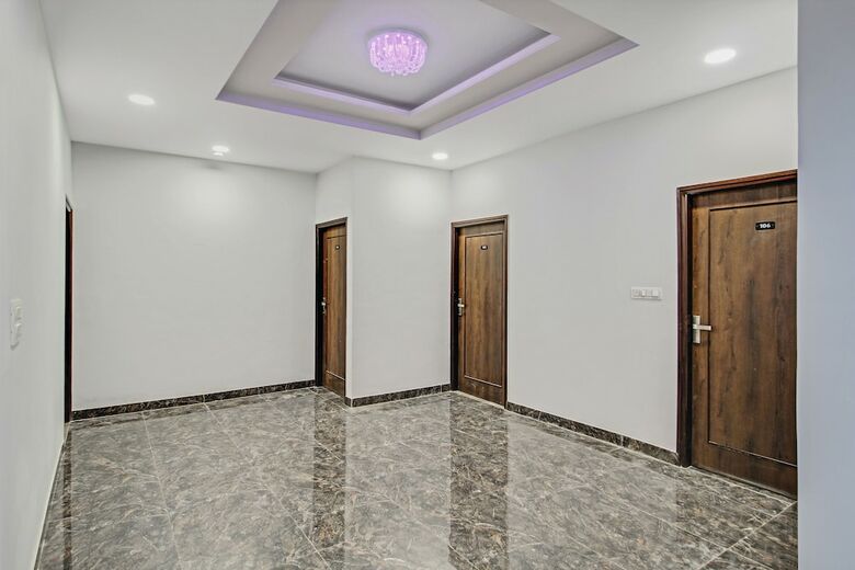 Hotel Silverkey Executive Stays 44787 Raja Park 1