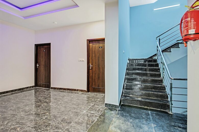 Hotel Silverkey Executive Stays 44787 Raja Park 1