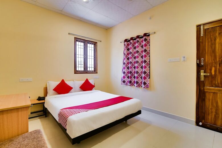 Hotel Oyo Flagship 39748 Om Sakthi Complex Pethuchettypet