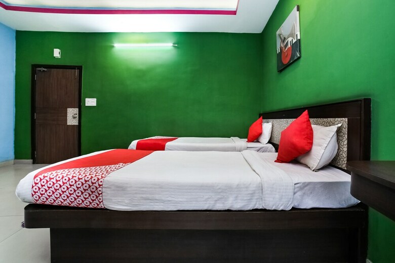 Oyo Flagship 50138 Hotel Parashuram Isbt