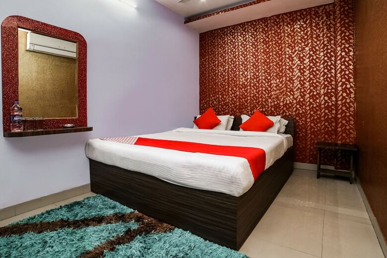 Oyo Flagship 50138 Hotel Parashuram Isbt