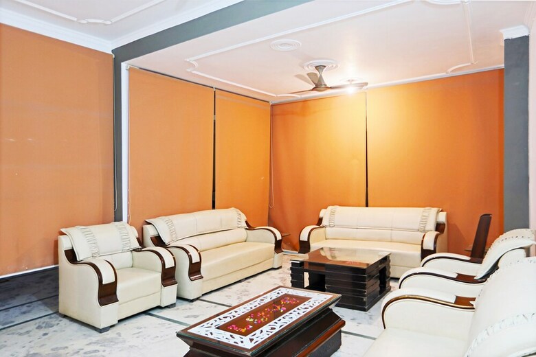 Hotel Oyo 29375 Rainbow Villa